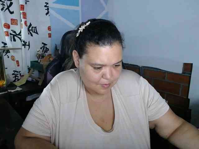 beautifulchubbyqueen webcam