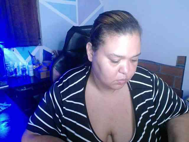 beautifulchubbyqueen webcam