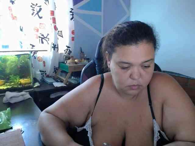 beautifulchubbyqueen webcam