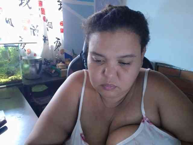 beautifulchubbyqueen webcam