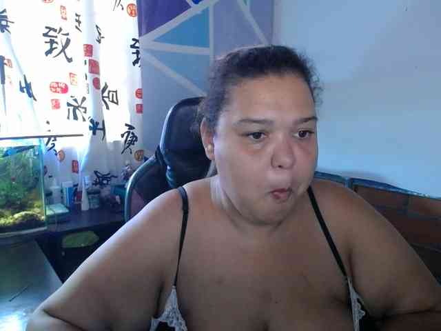 beautifulchubbyqueen webcam