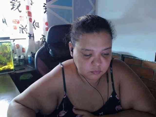 beautifulchubbyqueen webcam