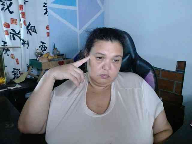 beautifulchubbyqueen webcam