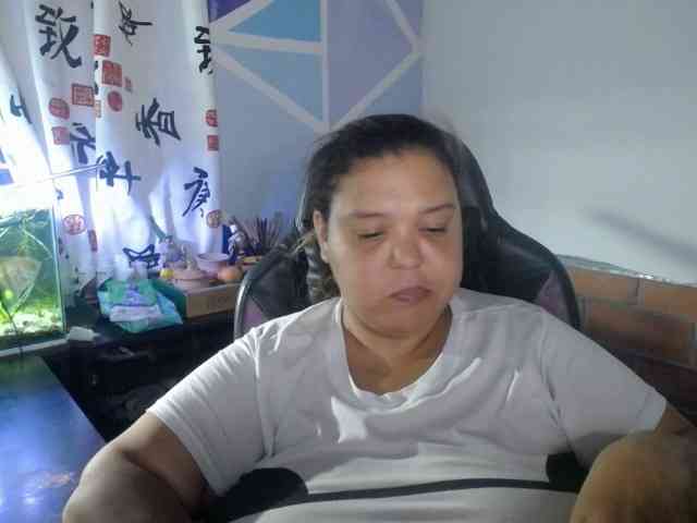 beautifulchubbyqueen webcam
