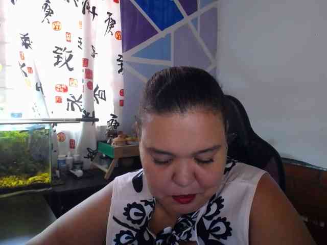 beautifulchubbyqueen webcam