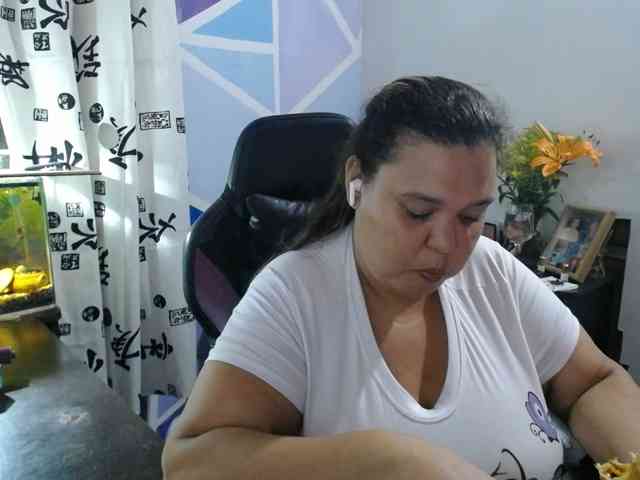 beautifulchubbyqueen webcam