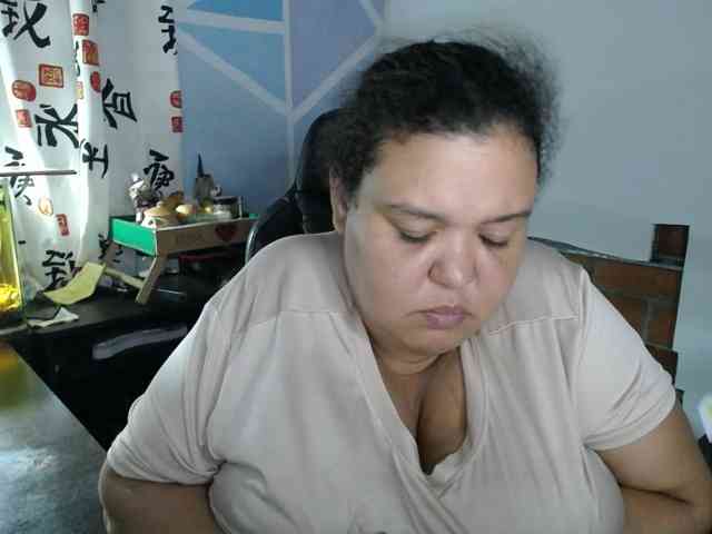 beautifulchubbyqueen webcam