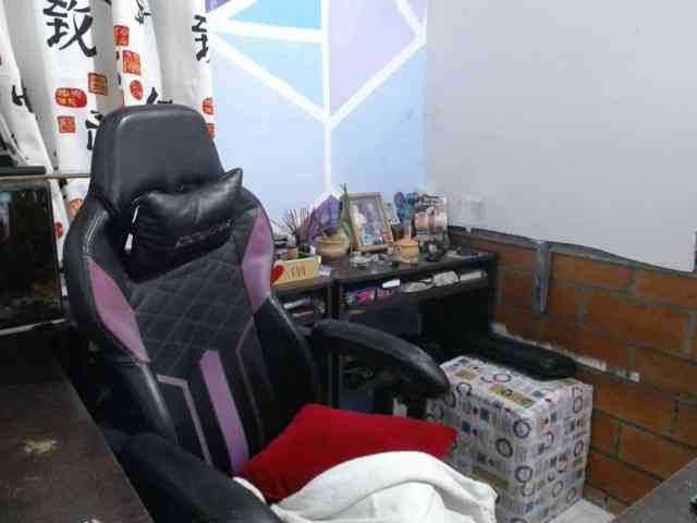 beautifulchubbyqueen webcam