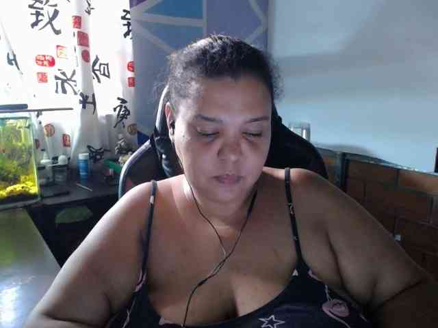 beautifulchubbyqueen webcam