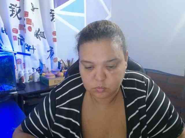 beautifulchubbyqueen webcam