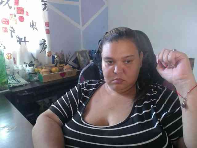 beautifulchubbyqueen webcam