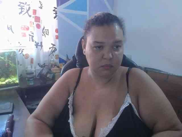 beautifulchubbyqueen webcam