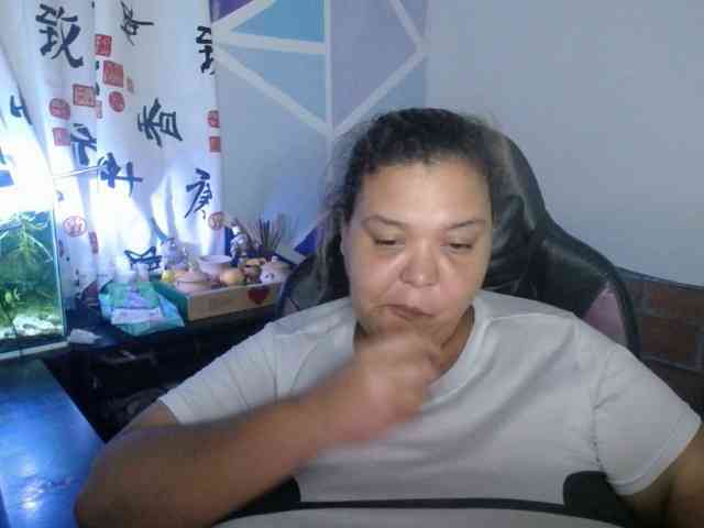 beautifulchubbyqueen webcam