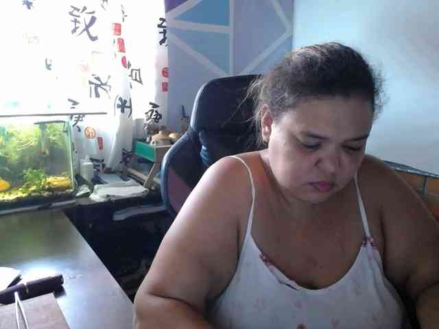 beautifulchubbyqueen webcam