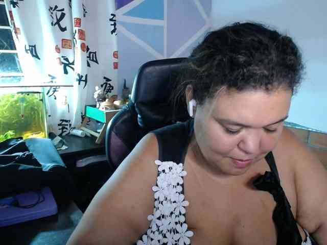 beautifulchubbyqueen webcam