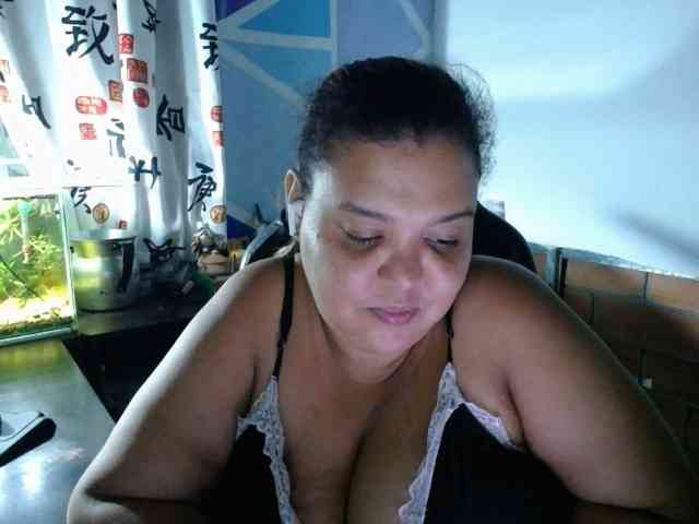 beautifulchubbyqueen webcam