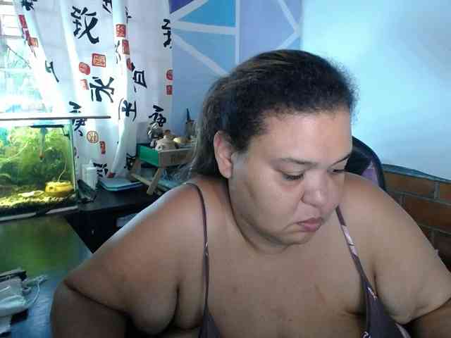 beautifulchubbyqueen webcam