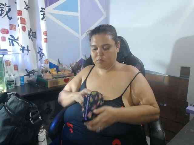 beautifulchubbyqueen webcam