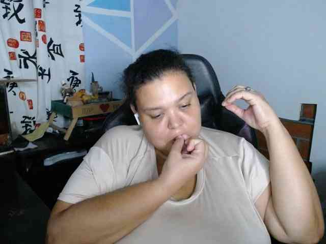 beautifulchubbyqueen webcam