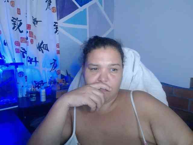 beautifulchubbyqueen webcam