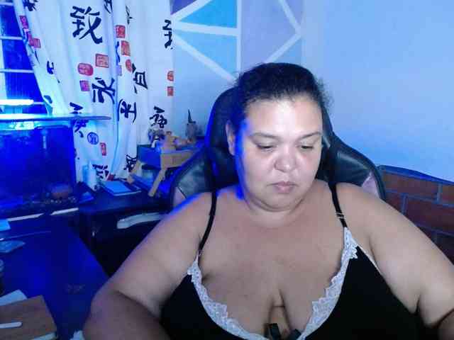 beautifulchubbyqueen webcam