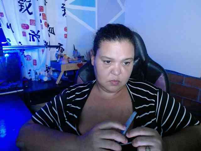 beautifulchubbyqueen webcam