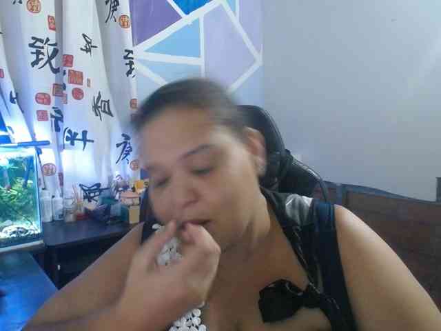beautifulchubbyqueen webcam