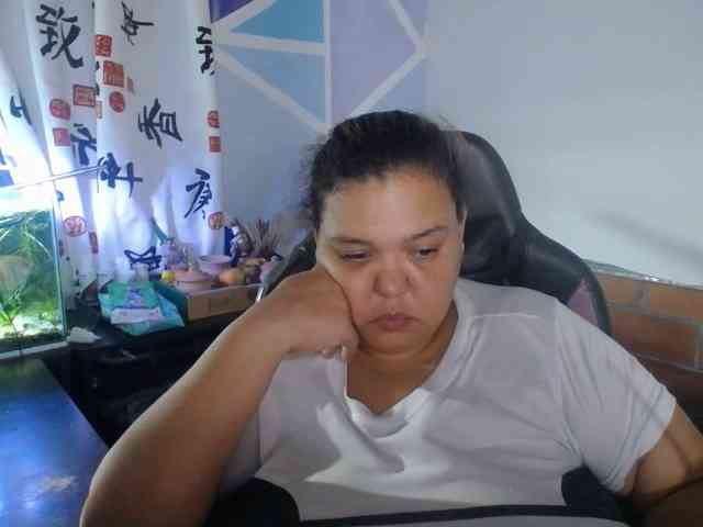 beautifulchubbyqueen webcam