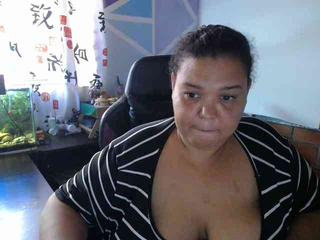 beautifulchubbyqueen webcam
