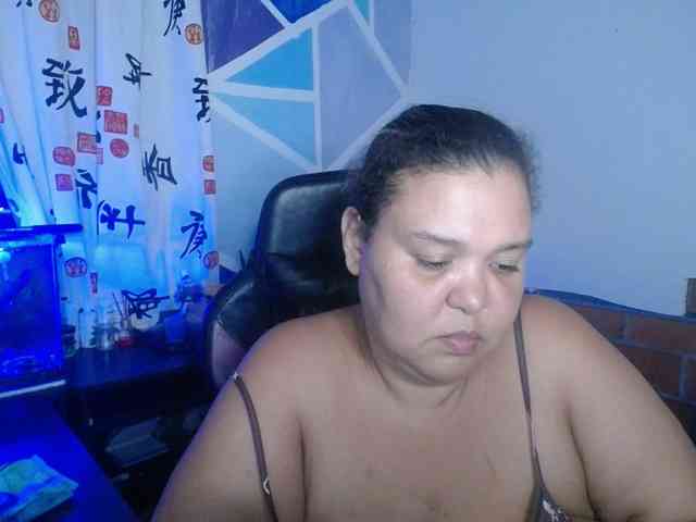 beautifulchubbyqueen webcam