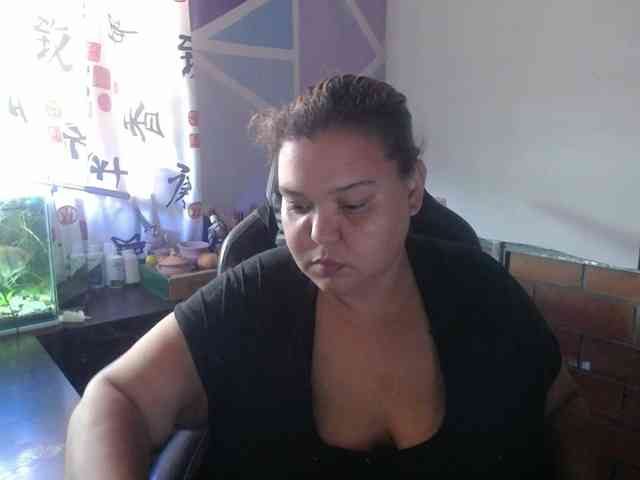 beautifulchubbyqueen webcam