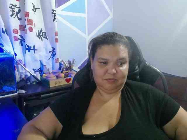 beautifulchubbyqueen webcam