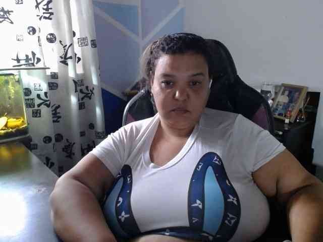 beautifulchubbyqueen webcam