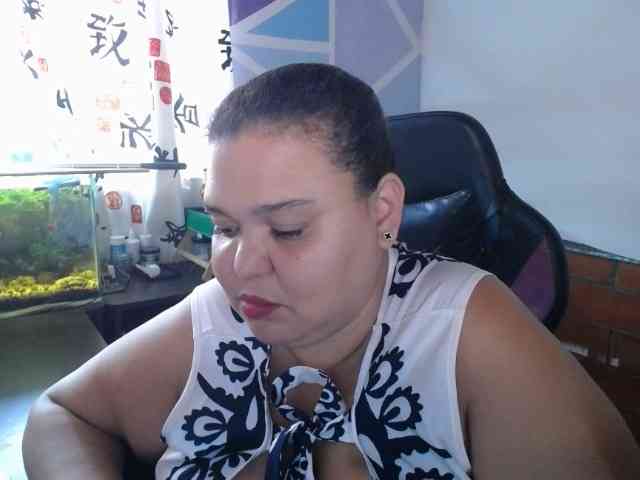beautifulchubbyqueen webcam