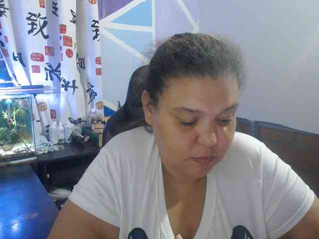 beautifulchubbyqueen webcam