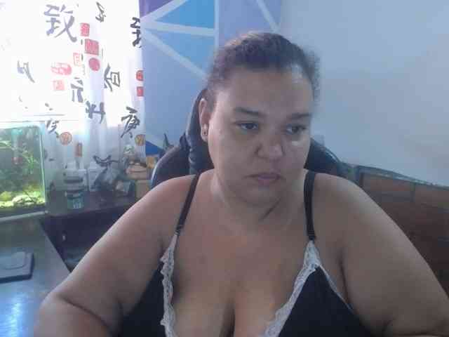beautifulchubbyqueen webcam
