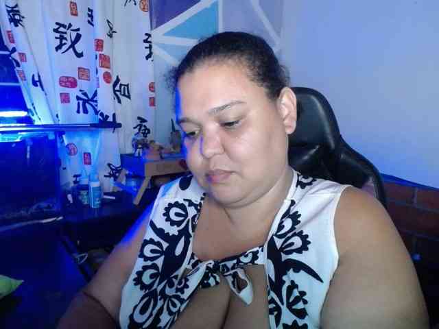 beautifulchubbyqueen webcam