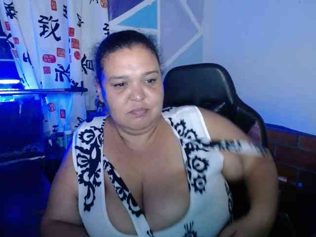 beautifulchubbyqueen webcam
