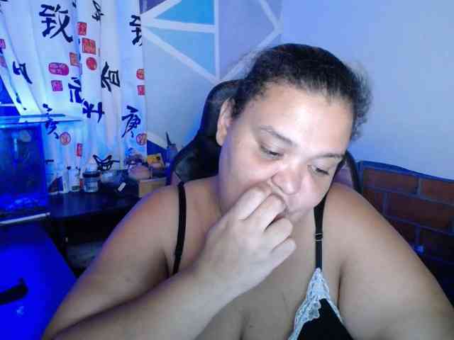 beautifulchubbyqueen webcam