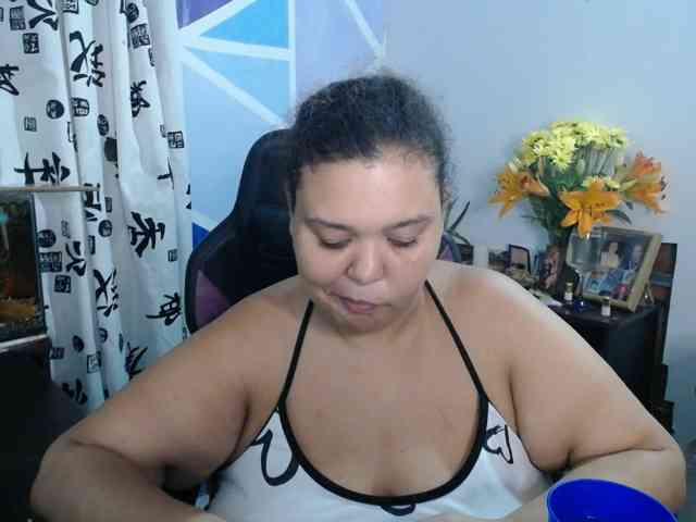 beautifulchubbyqueen webcam