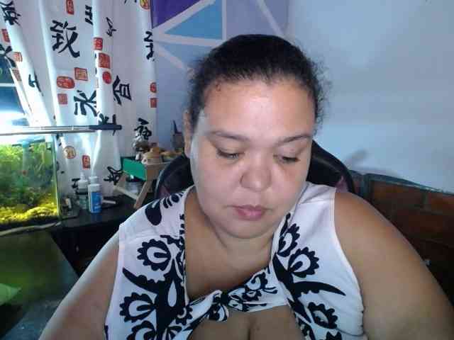 beautifulchubbyqueen webcam