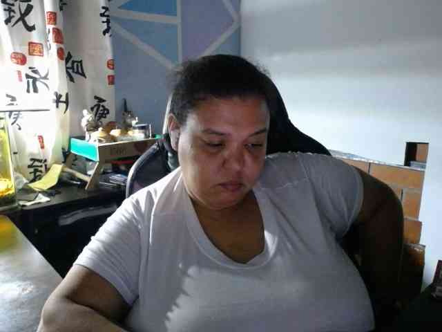 beautifulchubbyqueen webcam