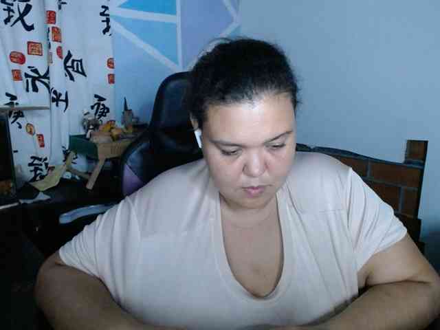 beautifulchubbyqueen webcam