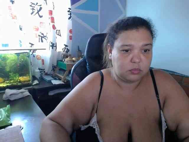 beautifulchubbyqueen webcam