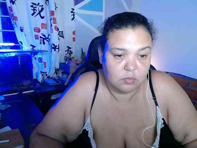 beautifulchubbyqueen webcam