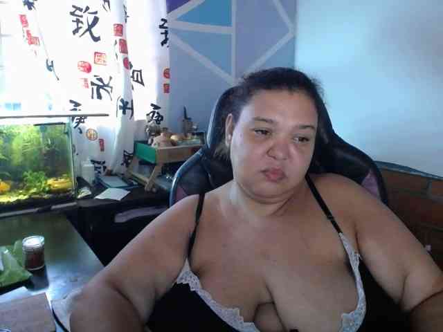 beautifulchubbyqueen webcam