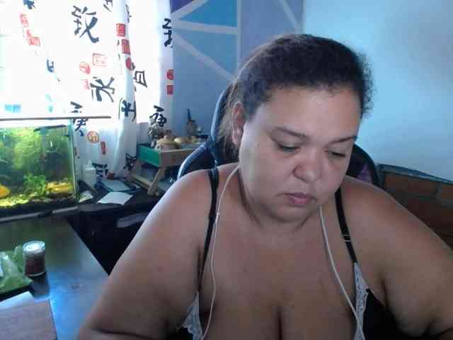 beautifulchubbyqueen webcam