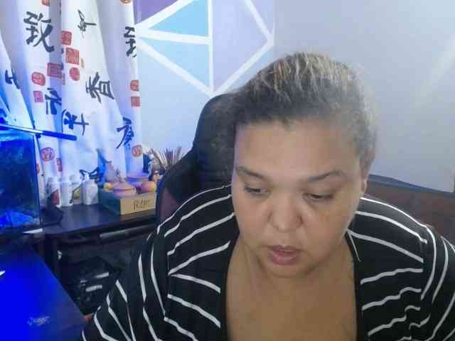beautifulchubbyqueen webcam