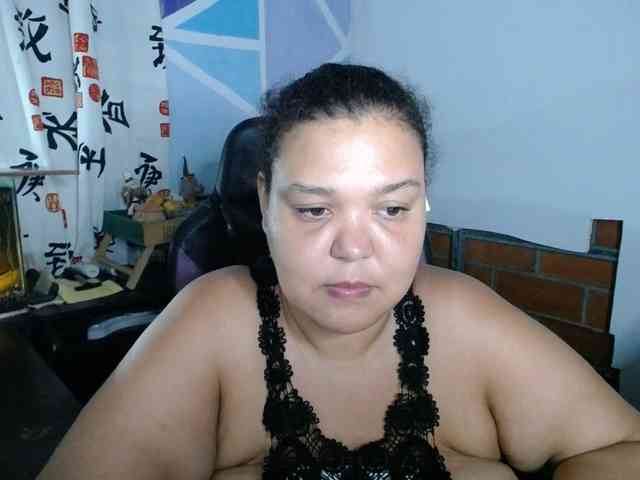 beautifulchubbyqueen webcam