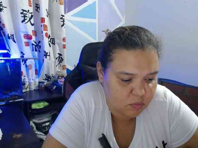 beautifulchubbyqueen webcam